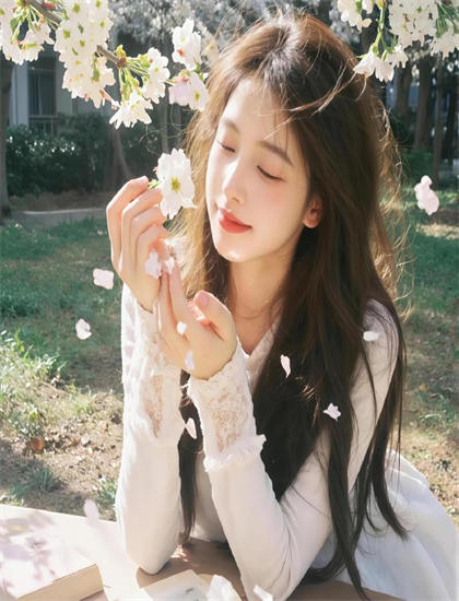 院线大片：《被丈夫算计后我带女儿闪婚初恋》化妆的特效制作与角色呈现——特效技术的全面剖析